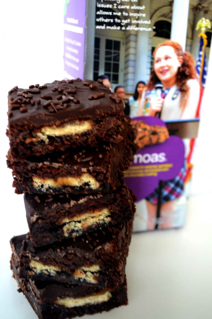 Yummy Samoa Cookie Brownies @ pinkcakeplate.com