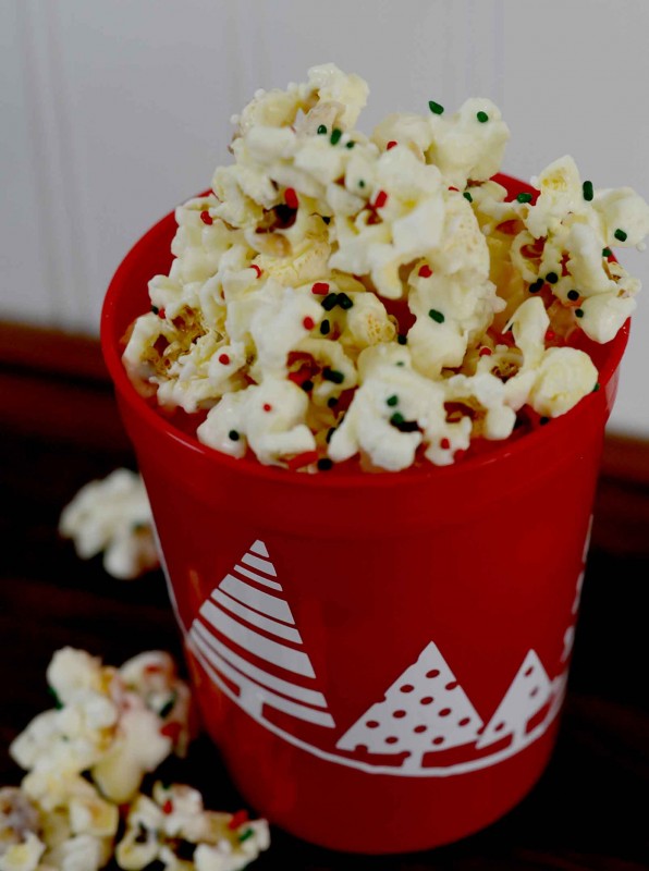 holiday crunch popcorn