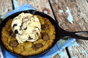 Peanut Butter Cup Pizzookie!!  Easy dessert recipe for 2!!