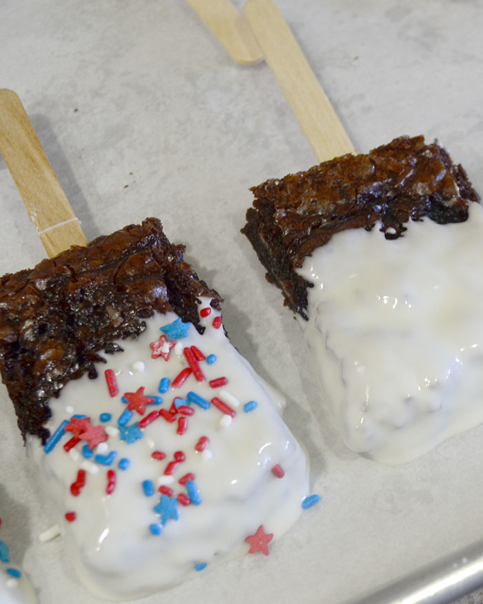 red white and blue brownie pops 4