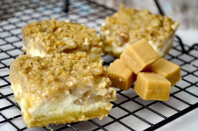 salted caramel apple cheesecake bars 1