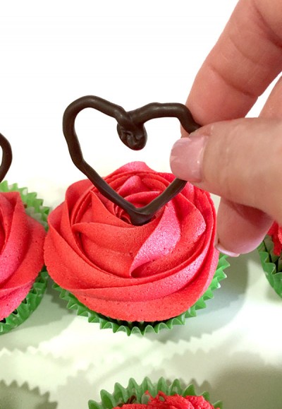 This easy Chocolate Heart tutorial will dress up even the plainest cupcake!