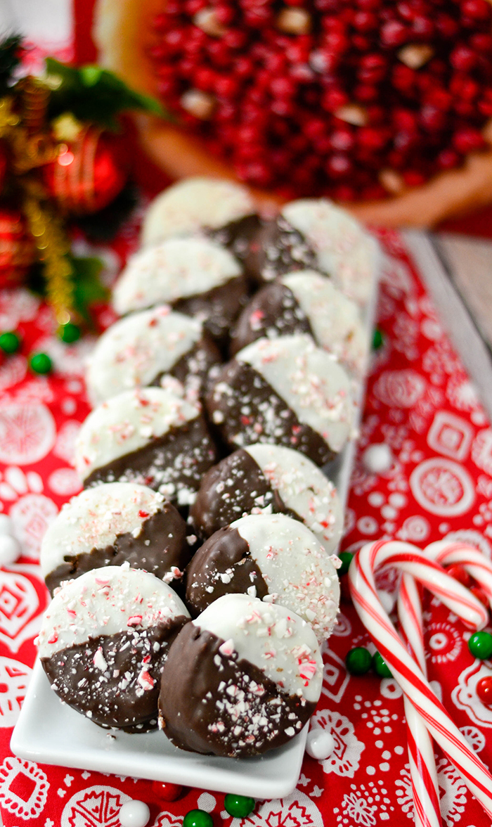 black-and-white-peppermint-brownies-pinkcakeplate-dot-com