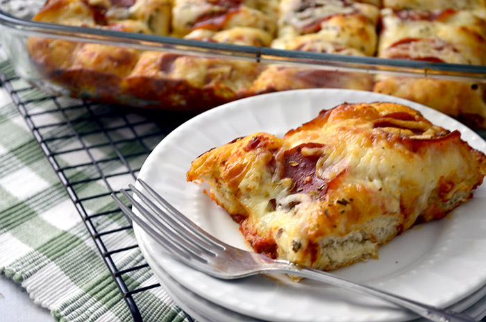 Usually "Bubble Up" Casseroles are made with refrigerated biscuits and they work ok, so I decided to used Rhodes Frozen Rolls. My verdict is I LOVE LOVE LOVE Rhodes Frozen Rolls in "Bubble Up" casseroles. This Pepperoni Pizza Bubble Up is the total bomb!